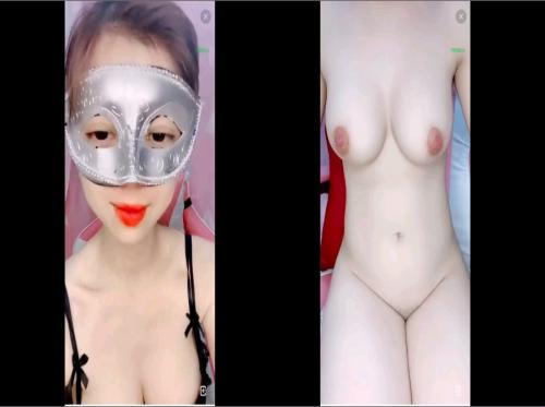 गुलाबी स्तनों वाली गोरी चमड़ी वाली लड़की माल दिखाती है - Viet69
