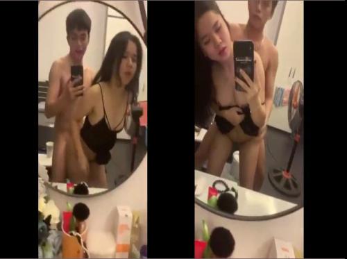 Sinh nhật trước gương đáng nhớ của em sinh viên - Viet69